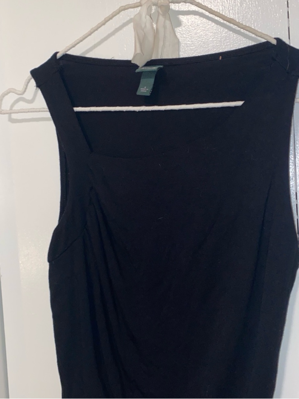 wild fable One-Shoulder Black tank